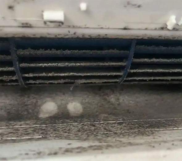 阎良空调吹的风有股烧焦味是怎么回事